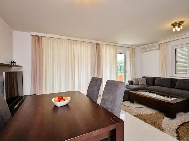 Apartments Villa Slavica Ičići Kültér fotó